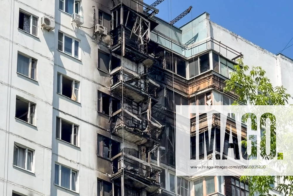 RUSSIA, MOSCOW - JUNE 10, 2026: A fire causes damage to an apartment building on Aviatorov Street, Solntsevo, western Moscow, with six balconies reportedly destroyed and 30 residents bringing themselves to safety. Video screen grab. Best quality available. Pavel Seleznev TASS 93624044