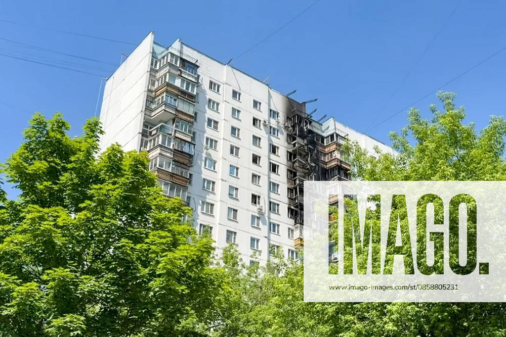 RUSSIA, MOSCOW - JUNE 10, 2026: A fire causes damage to an apartment building on Aviatorov Street, Solntsevo, western Moscow, with six balconies reportedly destroyed and 30 residents bringing themselves to safety. Video screen grab. Best quality available. Pavel Seleznev TASS 93624046