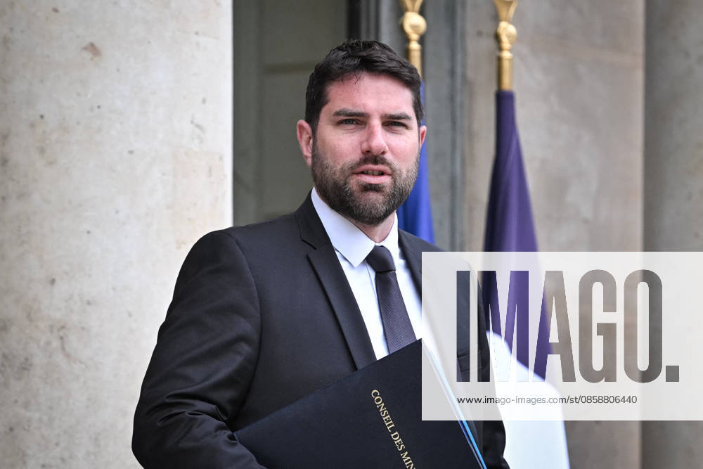 Council of Ministers at the Elysee Palace FA French Minister of the City and Housing Vincent Jeanbrun exits the Elysee Palace after the Council of Ministers in Paris, on June 10, 2026. Photo by Firas Abdullah ABACAPRESS.COM Paris Île-de-France France