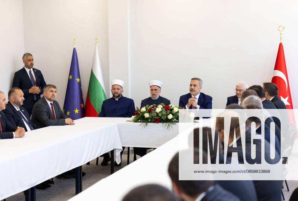 Turkish Foreign Minister Fidan visits Bulgaria SOFIA, BULGARIA - JUNE 10: Turkish Foreign Minister Hakan Fidan visits the Sofia Higher Islamic Institute in Sofia, Bulgaria, on June 10, 2026. During the visit, Fidan held a meeting with the senior leadership of the Chief Mufti’s Office and regional muftis. Murat Gok Anadolu Sofia Bulgaria. Editorial use only. Please get in touch for any other usage.