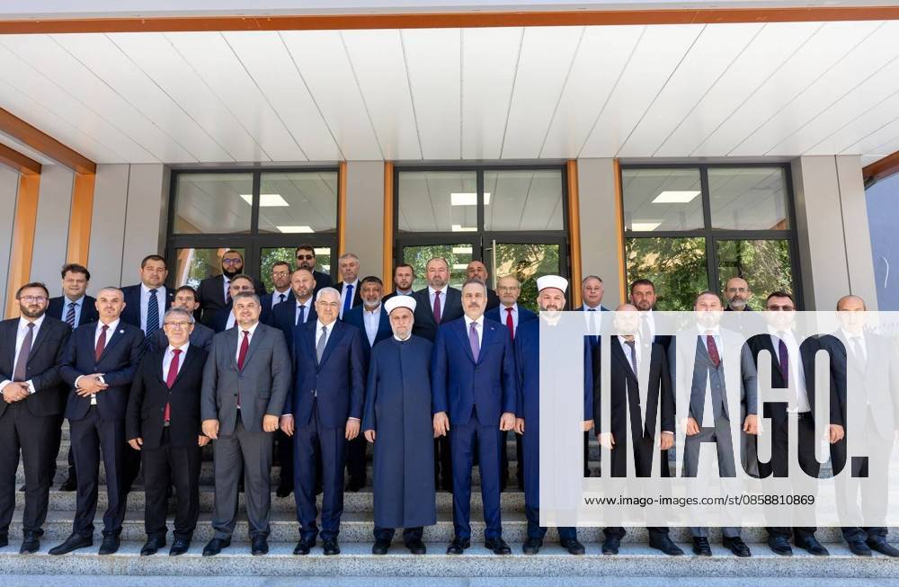 Turkish Foreign Minister Fidan visits Bulgaria SOFIA, BULGARIA - JUNE 10: Turkish Foreign Minister Hakan Fidan poses for a photograph with senior officials of the Chief Mufti’s Office and regional muftis during his visit to the Sofia Higher Islamic Institute in Sofia, Bulgaria, on June 10, 2026. Murat Gok Anadolu Sofia Bulgaria. Editorial use only. Please get in touch for any other usage.