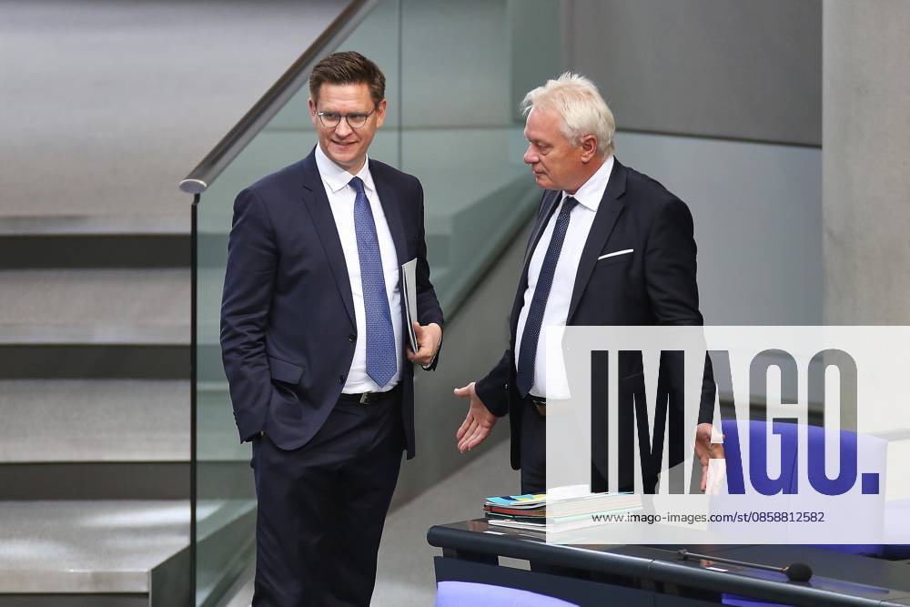German Bundestag 82 Bundestag session Johannes Steiniger, CDU, and Federal Minister of Agriculture, Food and Home Affairs Alois Rainer CSU