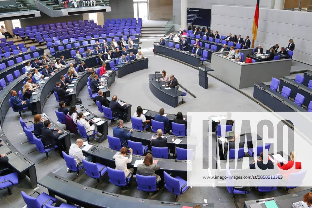 German Bundestag 82 Bundestag session View of the plenary chamber at the start of the session, Alexander Dobrindt answers questions from MPs during the government questioning session