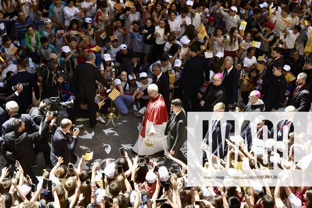 Pope Leo XIV presides the Prayer of the Holy Rosary at the Abbey of Montserrat Pope Leo XIV on his arrival at the celebration of the prayer of the Holy Rosary, on June 10, 2026, at the Abbey of Our Lady of Montserrat, Barcelona, Catalonia Spain This act of Marian piety is part of the acts that the Pontiff performs during his apostolic journey to Spain that began in Madrid on June 8 10 JUNE 2026 Barcelona, Catalonia Barcelona, Catalonia Catalonia Spain