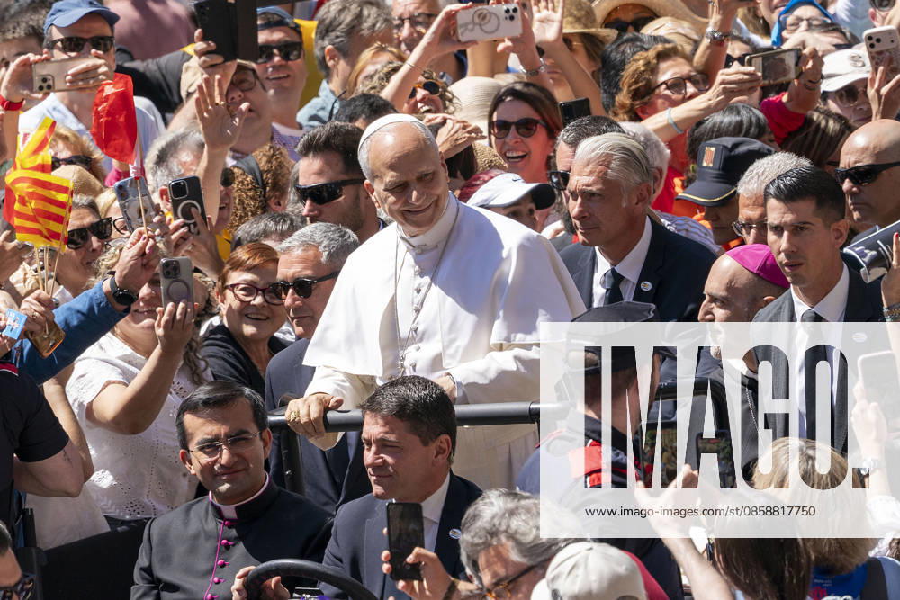 Pope Leon XIV At Basilica Of Montserrat - Barcelona Pope Leon XIV visits the Basilica of Montserrat, a place of faith, tradition, and spiritual heritage, during a historic and deeply meaningful visit in Montserrat near Barcelona, Catalonia, Spain on June 10, 2026, marked by moments of prayer, reflection, and communion. Photo by S.Villarroel ALTERPHOTOS ABACAPRESS.COM Barcelona Spain