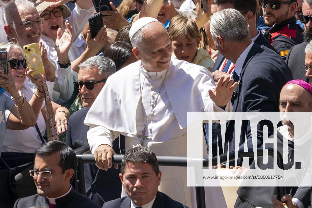 Pope Leon XIV At Basilica Of Montserrat - Barcelona Pope Leon XIV visits the Basilica of Montserrat, a place of faith, tradition, and spiritual heritage, during a historic and deeply meaningful visit in Montserrat near Barcelona, Catalonia, Spain on June 10, 2026, marked by moments of prayer, reflection, and communion. Photo by S.Villarroel ALTERPHOTOS ABACAPRESS.COM Barcelona Spain