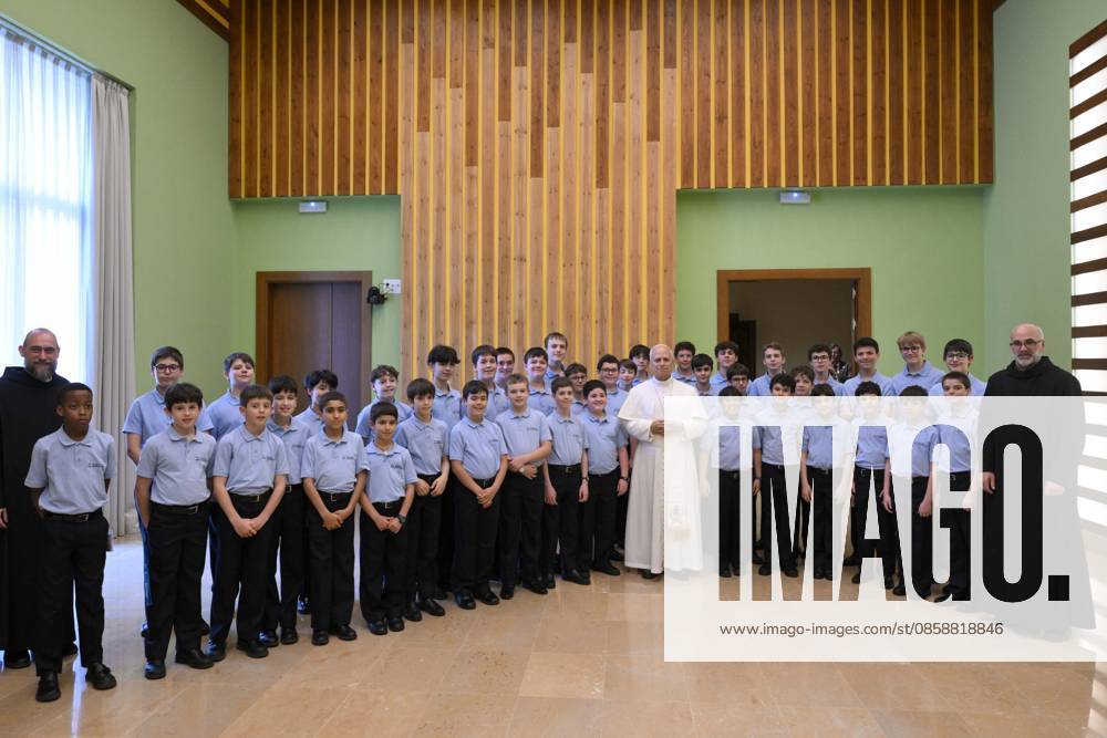 SPAIN - POPE LEO XIV MEET THE BENEDICTINE COMMUNITY AT THE ABBEY OF OUR LADY OF MONTSERRAT , NEAR BARCELLONA - 2026 6 10 Spain, Vatican, 2026 6 10 Pope Leo XIV meet the Benedictine Community at the Abbey of Our Lady of Montserrat, near Barcelona, - NO BOOKS