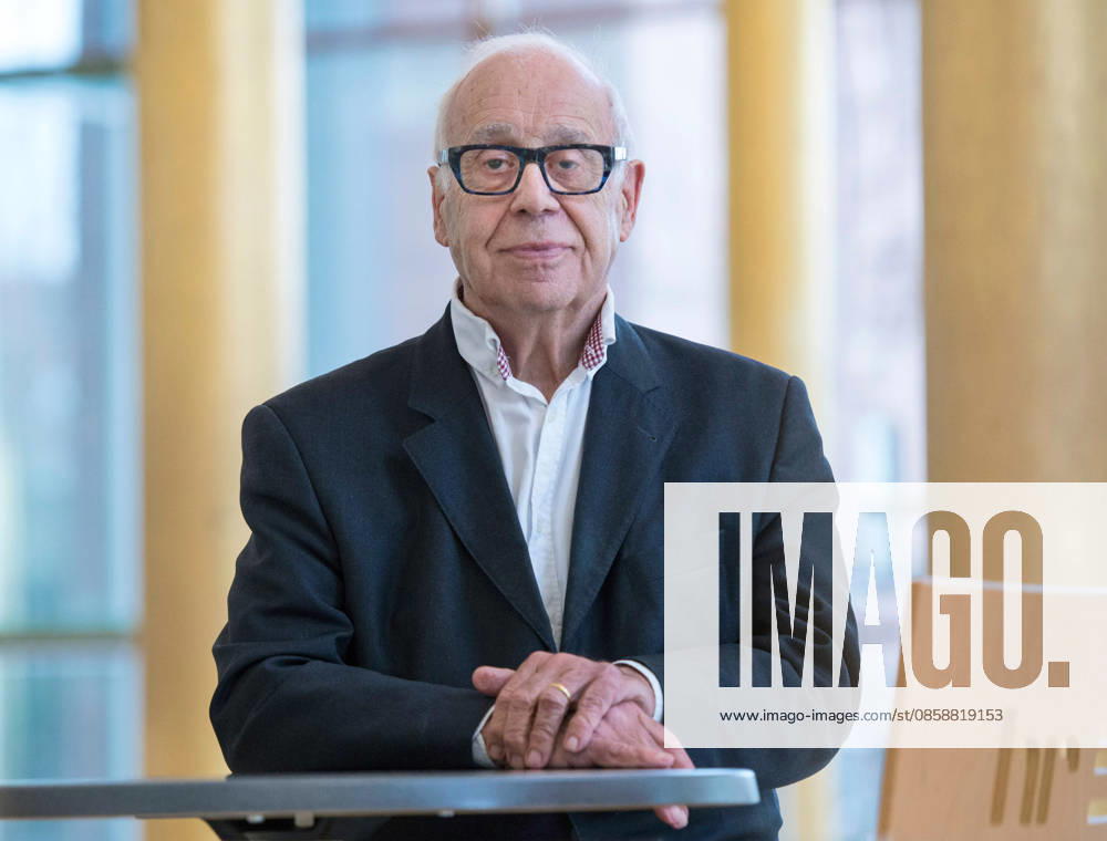Swiss sociologist and globalization critic Jean Ziegler on Tuesday evening 06 02 2018 before an event in Frankfurt am Main