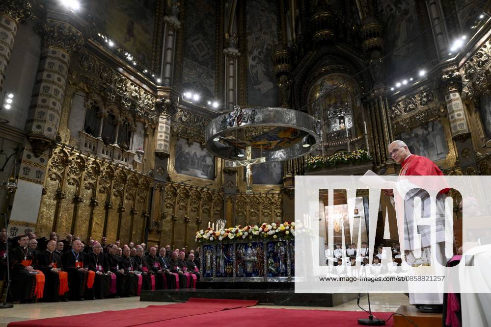 IPA85545404 - Spain, Vatican, 2026 6 10 Pope Leo XIV takes part in the recitation of the Rosary at the Abbey of Our Lady of Montserrat, near Barcelona, Photograph by VATICAN MEDIA Catholic Press Photo