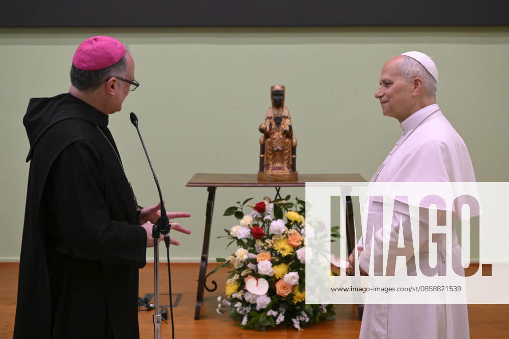 IPA85546614 - Spain, Vatican, 2026 6 10 Pope Leo XIV Listen to the speech by Manel Gasch, the abbot of the monastery, as he meets the Benedictine Community at the Abbey of Our Lady of Montserrat, near Barcelona, Photograph by VATICAN MEDIA Catholic Press Photo
