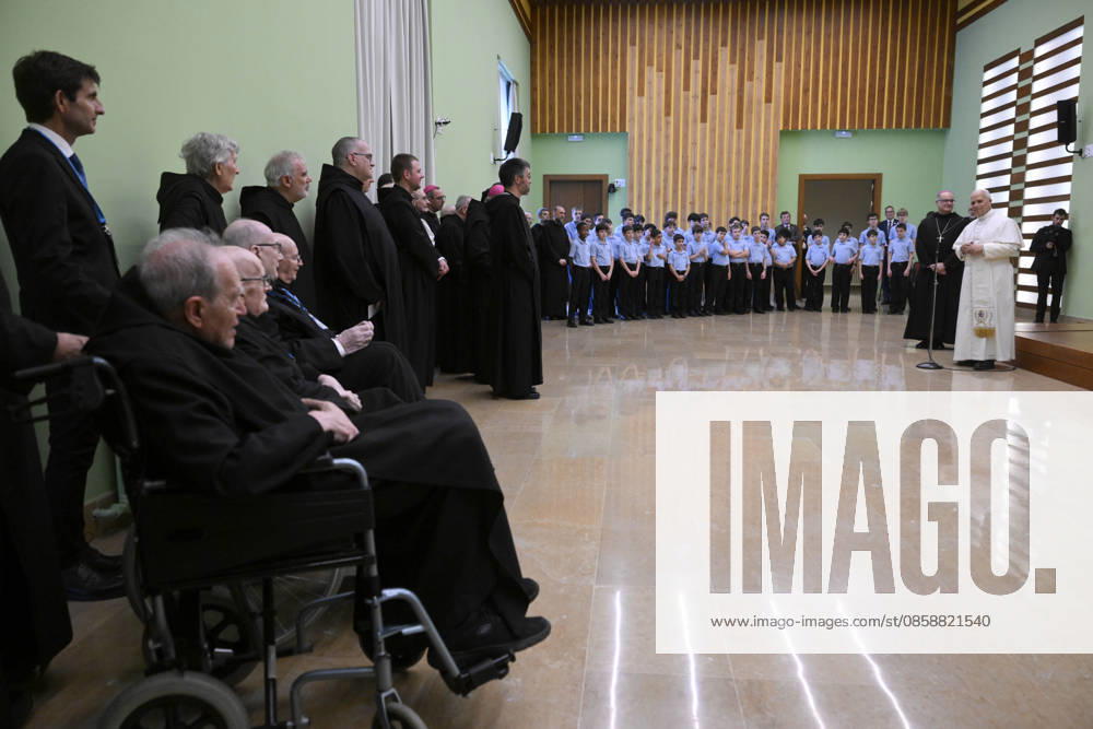 IPA85546617 - Spain, Vatican, 2026 6 10 Pope Leo XIV meet the Benedictine Community at the Abbey of Our Lady of Montserrat, near Barcelona, Photograph by VATICAN MEDIA Catholic Press Photo
