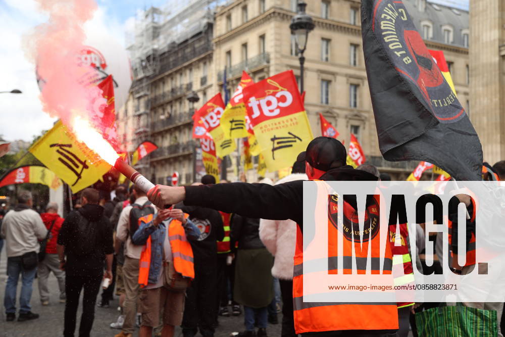 SNCF workers take part in a demonstration during a national strike in Paris PARIS, FRANCE - JUNE 10: SNCF workers take part in a demonstration during a national strike in Paris, France on June 10, 2026. Railway unions called for the action to protest against company reorganizations and working conditions. Mohamad Salaheldin Abdelghani Alsayed Anadolu Paris France. Editorial use only. Please get in touch for any other usage.