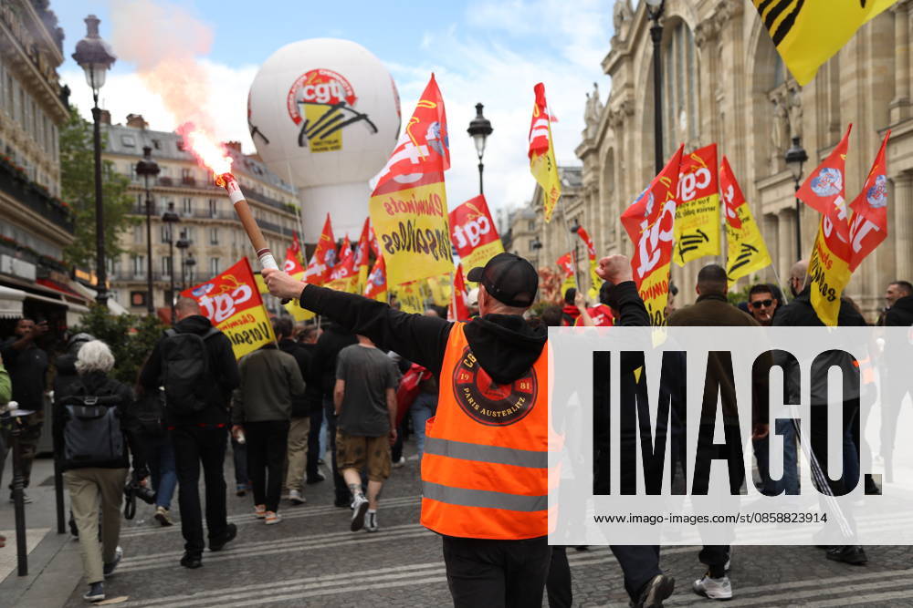 SNCF workers take part in a demonstration during a national strike in Paris PARIS, FRANCE - JUNE 10: SNCF workers take part in a demonstration during a national strike in Paris, France on June 10, 2026. Railway unions called for the action to protest against company reorganizations and working conditions. Mohamad Salaheldin Abdelghani Alsayed Anadolu Paris France. Editorial use only. Please get in touch for any other usage.