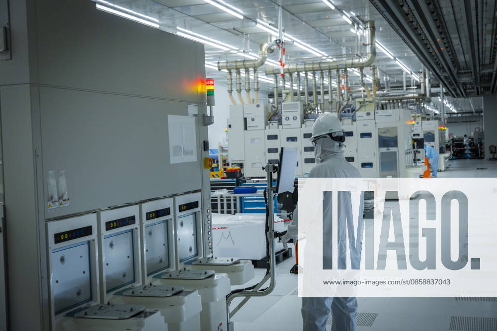 Infineon Technologies AG in Dresden Cleanroom of the new Smart Power Fab of Infineon Technologies AG in Dresden on June 10 On July 2, the Smart Power Fab will be ceremonially opened The new plant is the la