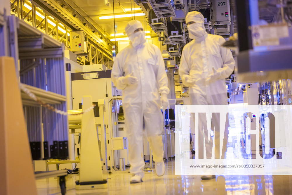 Infineon Technologies AG in Dresden Clean room of the new Smart Power Fab of Infineon Technologies AG in Dresden on June 10 On July 2, the Smart Power Fab is ceremonially opened The new plant is the largest single investment in Infineons history with an investment vo