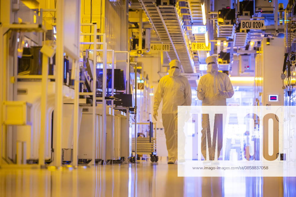 Infineon Technologies AG in Dresden Clean room of the new Smart Power Fab of Infineon Technologies AG in Dresden on June 10 On July 2, the Smart Power Fab is ceremonially opened The new plant is the largest single investment in Infineons history with an investment vo