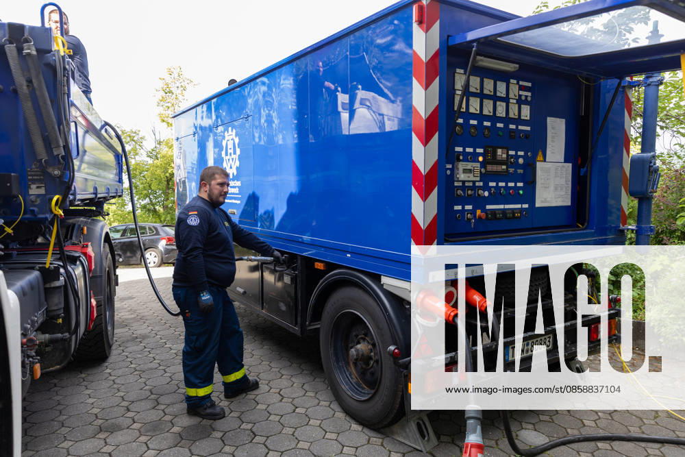 Current topic pictures Current situation in Reutlingen Betzingen after the power outage, 10 06 2026 Current topic pictures Current situation in Reutlingen Betzingen after the power outage, 10 06 2026, THW brings 1000 liters of Disel to refuel the emergency generator
