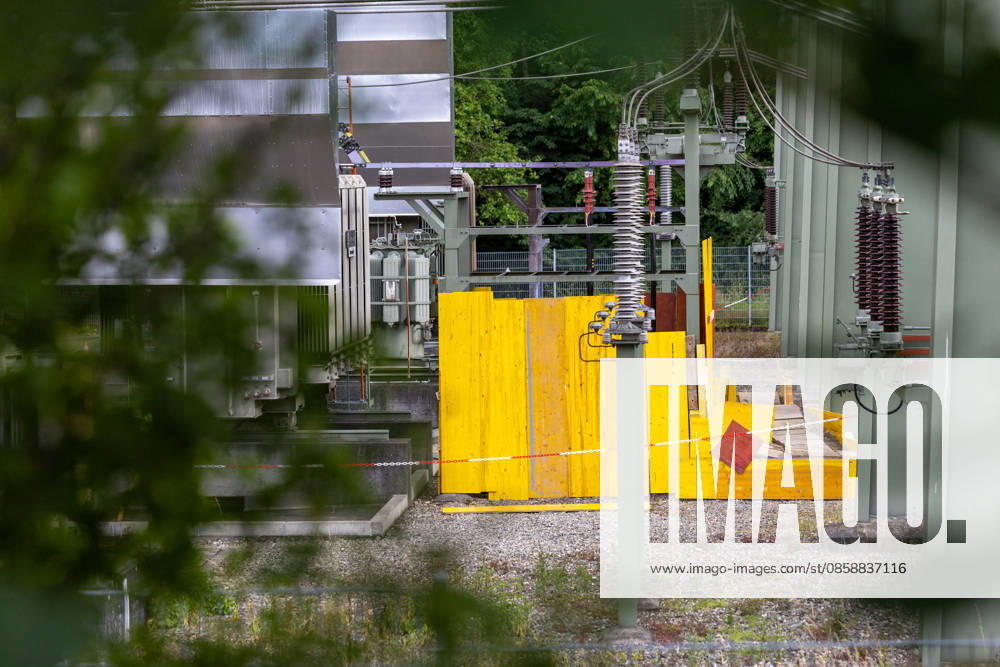 Current themed images Current situation in Reutlingen Betzingen after the power outage, 10 06 2026 Current themed images Current situation in Reutlingen Betzingen after the power outage, 10 06 2026 Betzingen substation Wooden cordon set up