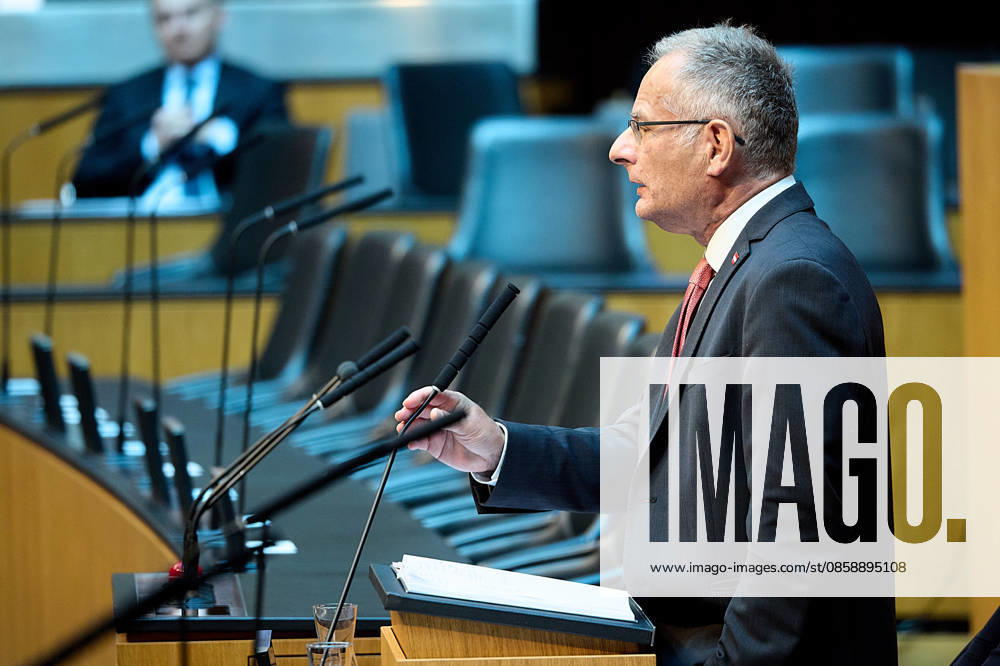 - Wien 11.06.2026 - Debatte Budget Österreichisches Parlament - Der Nationalrat trat heute im Hohen Haus zu einer regluären Nationalratssitzung zusammen. Haupthema war die gestrige Budgetrede des Finanzministers und die Debatte darüber. PHOTO: Finanzminister Markus Marterbauer (SPÖ) auf der Regierungsbank.. Vienna (AUSTRIA) - Austrian Parliament National Council session - The National Council met today in Parliament for a regular National Council session. The topic of the plenary session was the Budget Speech by the Austrian Minister of Finance. Budget, Finanzen, Staatsfinanzen, Geld, Steuern, Ausgaben, Einnahmen, Regierung, echtes Dopelbudet 2027 28 , 2028, Schulden, Nationalratssitzung, Nationalrat SItzung Debatte zu Budgetprä