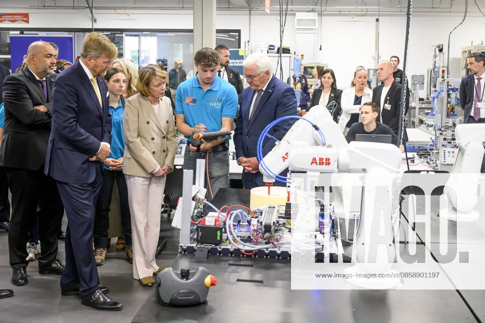 Sittard, The Netherlands, 2026-06-11 12:33:51 SITTARD, 11-06-2026, VISTA college At the invitation of His Majesty King Willem Alexander and Queen Maxima, the Federal President of Germany, Frank-Walter Steinmeier, is paying a state visit to the Netherlands. He is accompanied by his wife, Elke Büdenbender. PHOTO: NLBeeld Patrick van Emst In the photo: King Willem Alexander, together with the Federal President and Mrs. Büdenbender, is visiting VISTA college in Sittard, the regional secondary vocational education institution. Together with the Minister of the Interior and Kingdom Relations, Pieter Heerma, they are engaging in discussions with students, teachers, and staff regarding cross-border cooperation between the Netherlands and Germany