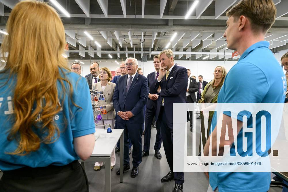 Sittard, The Netherlands, 2026-06-11 12:40:52 SITTARD, 11-06-2026, VISTA college At the invitation of His Majesty King Willem Alexander and Queen Maxima, the Federal President of Germany, Frank-Walter Steinmeier, is paying a state visit to the Netherlands. He is accompanied by his wife, Elke Büdenbender. PHOTO: NLBeeld Patrick van Emst In the photo: King Willem Alexander, together with the Federal President and Mrs. Büdenbender, is visiting VISTA college in Sittard, the regional secondary vocational education institution. Together with the Minister of the Interior and Kingdom Relations, Pieter Heerma, they are engaging in discussions with students, teachers, and staff regarding cross-border cooperation between the Netherlands and Germany