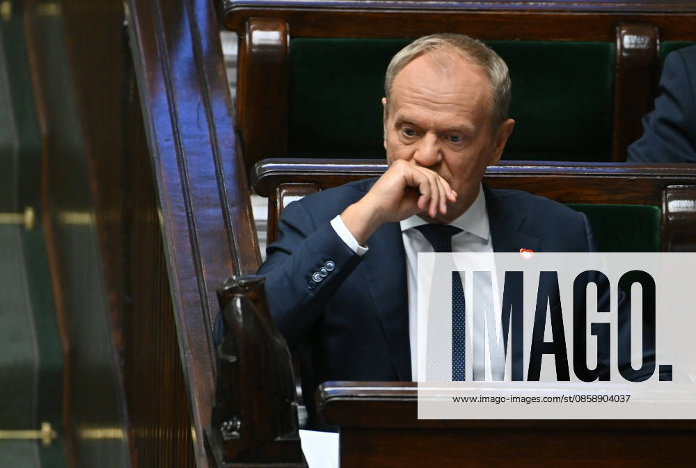 WARSZAWA SEJM RP Warsaw 10 06 2026 59th session of the Sejm of the 10th term - Polish Parliament DEBATA I GLOSOWANIE NAD WOTUM NIEUFNOSCI DLA MINISTRA MSWIA MARCINA KIERWINSKIEGO DEBATE AND VOTE ON THE NO-CONFIDENCE MOTION FOR THE MINISTER OF THE INTERIOR MARCIN KIERWINSKI N Z DONALD TUSK FOT DAMIAN BURZYKOWSKI NEWSPIX.PL NEWSPIX.PL --- newspix.pl