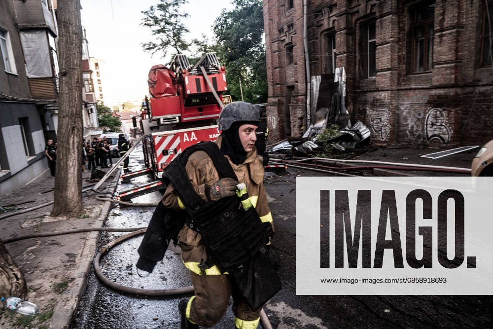 Ukrainian conflict KHARKIV, UKRAINE - JUNE 9 : Exhausted firefighter carrying his bulletproof vest in Kharkiv, Ukraine, on June 9, 2026. Kharkiv kharkiv Oblast Ukraine