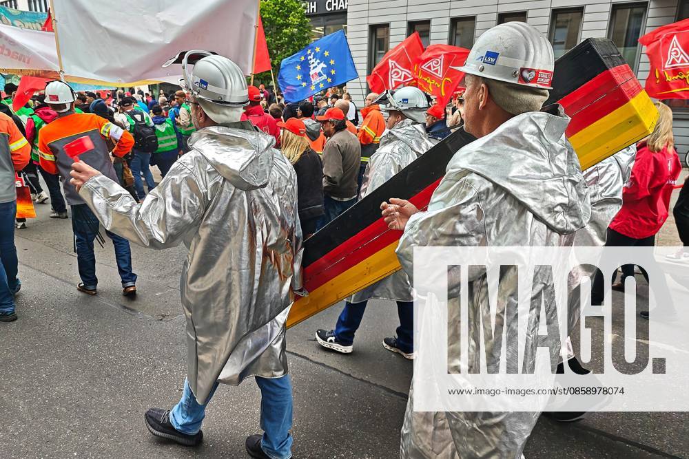 Demo for German steel under the slogan Stahl hat Zukunft bei uns Steel workers protest in Berlins government district for better protection against cheap steel from China and a permanent industrial electricity price following a demonstration call by IG Metall trade union