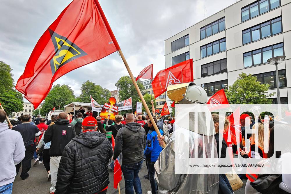 Demo for German steel under the slogan Stahl hat Zukunft bei uns Steel workers protest in Berlins government district for better protection against cheap steel from China and a permanent industrial electricity price following a demonstration call by IG Metall trade union