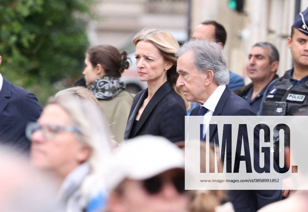 Bernadette Chirac Funeral - Paris Delphine Arnault and Bernard Arnault during funeral ceremony of Bernadette Chirac, widow of former French president Jacques Chirac at Sainte-Clotilde basilica in Paris, France on June 12, 2026. Bernadette Chirac died on June 5, 2026, aged 93. Photo by Jerome Domine ABACAPRESS.COM Paris France