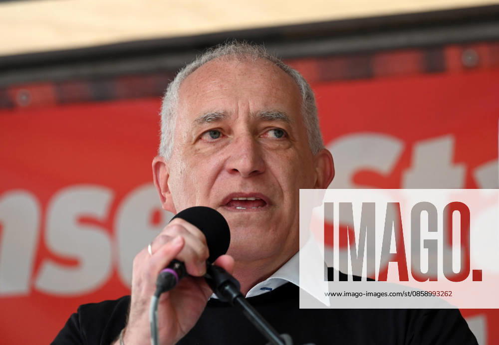 Rally of steel industry employees in Berlin BERLIN, GERMANY - JUNE 12: Jurgen Kerner, Second Chairman of IG Metall, delivers a speech during a rally in support of the steel sector in Berlin, Germany, on June 12, 2026. The rally, led by IG Metall, marched from the Brandenburg Gate to the Federal Ministry for Economic Affairs, calling for support for the German steel industry and urging not to abandon industry modernization programs. Volodymyr Sindieiev Anadolu Berlin Germany. Editorial use only. Please get in touch for any other usage.