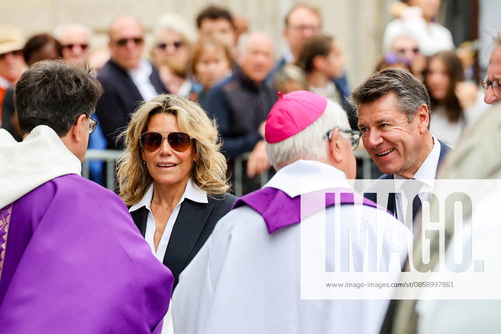 Christian Estrosi and his wife Laura Tenoudji Estrosi at the funeral of B Chirac in the Sainte Clotilde Basilica in Paris 7th arrondissement on June 12, 2026 The former first lady of France died on June 5, 2026 at the age of 93 Jacovides Liewig Bestimage The funeral of B Chirac in the Sainte Clotilde Basilica in Paris 7th arrondissement on June 12, 2026 The former first lady of France died on June 5, 2026 at the age of 93 Paris France