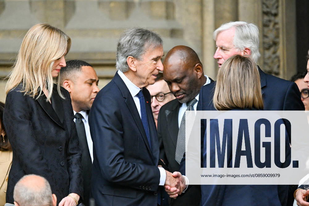 Delphine Arnault and her father Bernard Arnault at the funeral of B Chirac in the Sainte Clotilde Basilica in Paris 7th arrondissement on June 12, 2026 The former first lady of France died on June 5, 2026 at the age of 93 Jacovides Liewig Bestimage The funeral of B Chirac in the Sainte Clotilde Basilica in Paris 7th arrondissement on June 12, 2026 The former first lady of France died on June 5, 2026 at the age of 93 Paris France