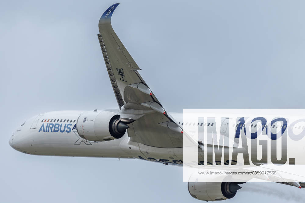 Flight program with the Airbus 350 1000 Flight program with the Airbus 350 1000 at the ILA in Berlin Brandenburg on 12 06 2026 Berlin Germany