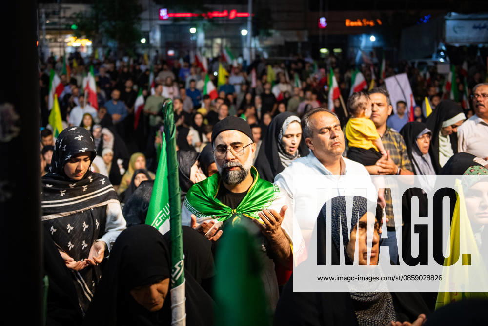 Iranians rally , waving flags in support of the government s negotiations to end the war with the United States, Anti?U.S. and anti?Israel chants echoed at Enghelab Square in Tehran late Friday, June 12, 2026. IRN2026061217 BehnamxTofighi