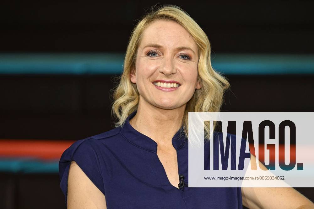 Ines Schwerdtner Politician 06 26 her Ines Schwerdtner on June 10, 2026 in Markus Lanz , ZDF TV Television Talk Show Talk Show Germany German German Woman Politics The Left Left Party Chairwoman Co Chief Publicist German politician female publisher cross Portrait smiling