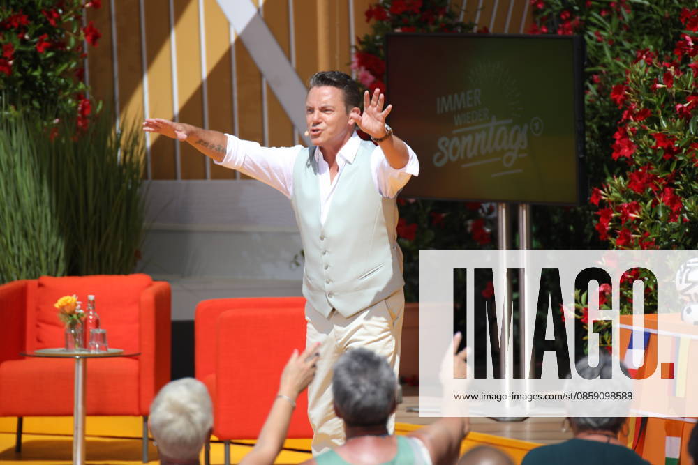 Stefan Mross on the ARD TV show Immer wieder sonntags at Europa Park Rust