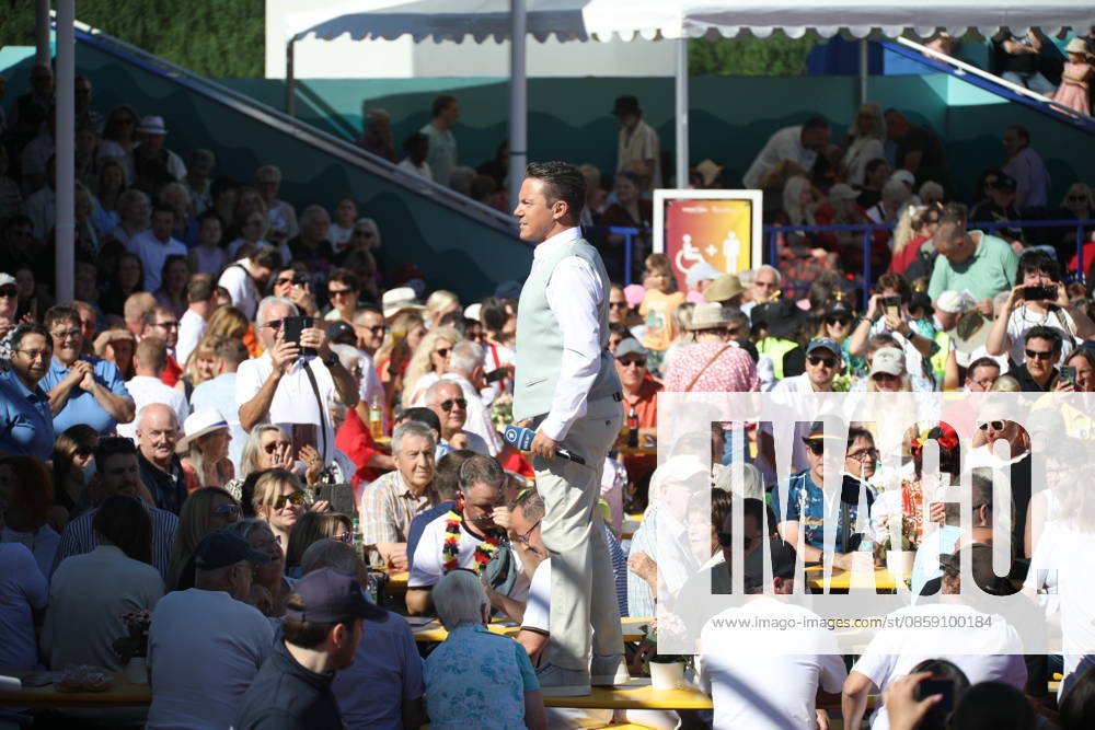 Stefan Mross on the ARD TV show Immer wieder sonntags at Europa Park Rust