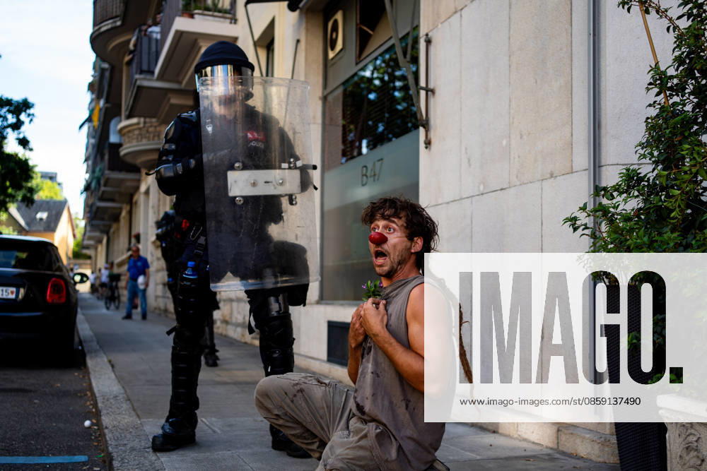 #2 Demonstration against the G7 summit in Geneva on June 14, 2026 Nicolas Liponne MAXPPP Geneve 14 06 2026 A man dressed as a clown stands in front of police during an international demonstration against fascism, capitalism, and imperialism, as part of the protests surrounding the G7 counter summit, which will take place in Evian from June 15 to 17, in Geneva on June 14, 2026 A man dressed as a clown stands in front of police during an international demonstration against fascism, capitalism, and imperialism, as part of the protests surrounding the G7 counter summit, which will take place in Evian from June 15 to 17, in Geneva on June 14, 2026 Geneve Geneve SUISSE