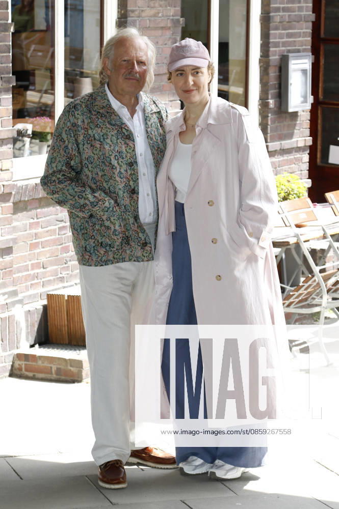 Axel Milberg and Maren Eggert at a photo shoot on the set of the NDR film Risotto brutale at the Oberhafen Kantine in Hamburg, June 16, 2026,detected_source_language Foto:xC.xTamckex xFuturexImagex risotto_6605