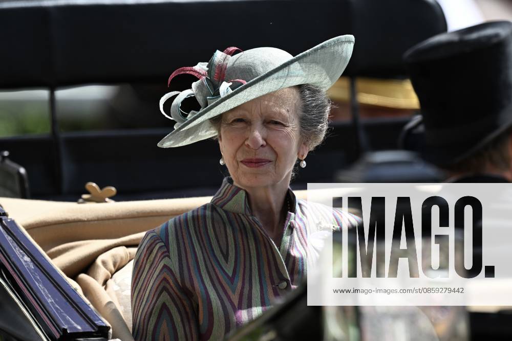 Royal Ascot 2026 begins with traditional Royal Procession in Berkshire ASCOT, UNITED KINGDOM - JUNE 16: Princess Anne attends the traditional Royal Ascot horse racing event and takes part in the Royal Procession in Ascot, United Kingdom on June 16, 2026. The historic event, organized since 1711, began with the attendance of King Charles III and Queen Camilla. Rasid Necati Aslim Anadolu Ascot United Kingdom. Editorial use only. Please get in touch for any other usage.