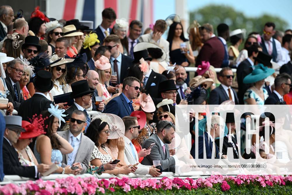British royal family attends the Royal Ascot 2026 BERKSHIRE, UNITED KINGDOM - JUNE 17: The traditional Royal Ascot horse racing event, which has been held since 1711, continues on the second day in Berkshire, United Kingdom on June 17, 2026. Rasid Necati Aslim Anadolu Berkshire United Kingdom. Editorial use only. Please get in touch for any other usage.