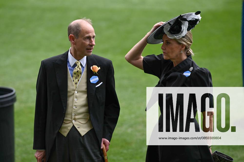 British royal family attends the Royal Ascot 2026 BERKSHIRE, UNITED KINGDOM - JUNE 17: Prince Edward, Duke of Edinburgh (L) and Sophie, Duchess of Edinburgh (R) attend the second day of the traditional Royal Ascot horse racing event, which has been held since 1711, in Berkshire, United Kingdom on June 17, 2026. Rasid Necati Aslim Anadolu Berkshire United Kingdom. Editorial use only. Please get in touch for any other usage.