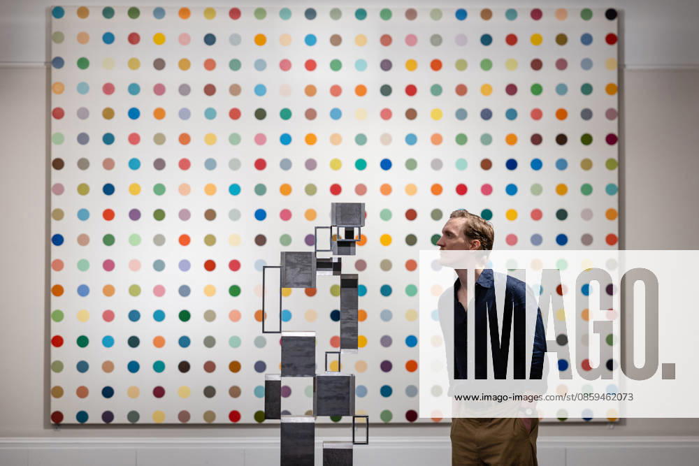 Sotheby s London Modern and Contemporary June Sales Preview, London, UK 18 June 2026 Anthony Gormly s Open Gaze III (front), estimated at £250,000 - 300,000 and Damien Hirst s Biotin Maleimide, estimated at £600,000 - 800,000, (rear) at Sotheby s London, Mayfair, London, UK, on 18 June 2026. The work will be offered at auction on 24 June 2026 alongside the celebrated Lewis Collection., Credit:Pete Speller Avalon
