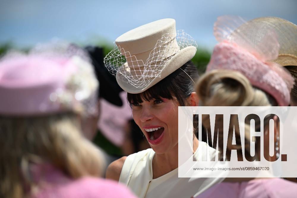 Royal Ascot 2026 BERKSHIRE, UNITED KINGDOM - JUNE 18: Visitors wearing elaborate hats and elegant outfits attend the third day of the traditional Royal Ascot horse racing event, held in the United Kingdom since 1711, at Ascot Racecourse in Berkshire, United Kingdom on June 18, 2026. Rasid Necati Aslim Anadolu Berkshire United Kingdom. Editorial use only. Please get in touch for any other usage.
