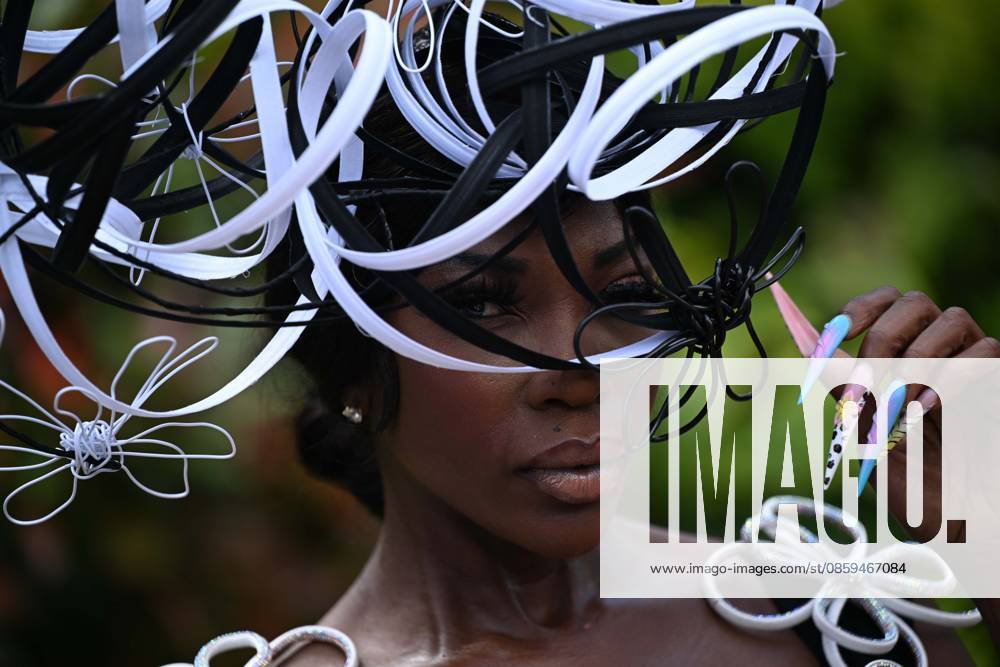 Royal Ascot 2026 BERKSHIRE, UNITED KINGDOM - JUNE 18: Visitors wearing elaborate hats and elegant outfits attend the third day of the traditional Royal Ascot horse racing event, held in the United Kingdom since 1711, at Ascot Racecourse in Berkshire, United Kingdom on June 18, 2026. Rasid Necati Aslim Anadolu Berkshire United Kingdom. Editorial use only. Please get in touch for any other usage.