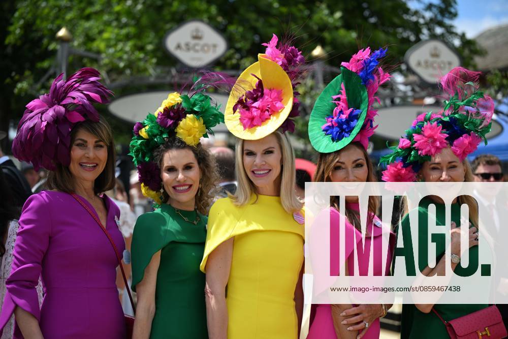 Royal Ascot 2026 BERKSHIRE, UNITED KINGDOM - JUNE 18: Visitors wearing elaborate hats and elegant outfits attend the third day of the traditional Royal Ascot horse racing event, held in the United Kingdom since 1711, at Ascot Racecourse in Berkshire, United Kingdom on June 18, 2026. Rasid Necati Aslim Anadolu Berkshire United Kingdom. Editorial use only. Please get in touch for any other usage.