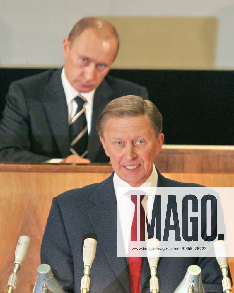 Vladimir Putin,Sergei Ivanov (l-r)Vladimir Putin and russian defence minister Sergei Ivanov at the meeting of High Commanding Officers of Russian Defence Ministry.