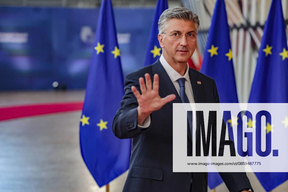 ANDREJ PLENKOVIC, Prime Minister of Croatia, walks out waves to press press ahead of a roundtable meeting during the first night of the European Council Summit in Brussels. Croatia is expected to focus on European competitiveness, defence and security, migration, enlargement and the EUâ€⠢s next long-term budget, alongside wider discussions on Ukraine and the Middle East. Brussels European Union - ZUMAo116 20260618_znp_o116_070