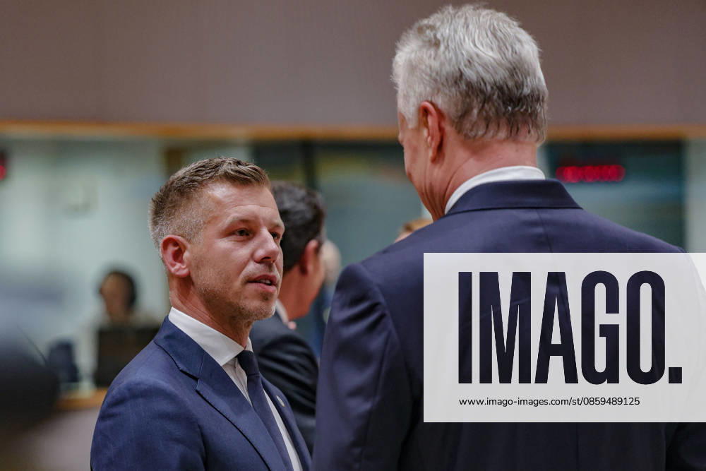 PETER MAGYAR, Prime Minister of Hungary, speaks with GITANAS NAUSEDA, President of the Republic of Lithuania, inside the European Council during the European Council Summit in Brussels. Magyar attends his first European Council summit as HungaryÃ¢â‚¬â ¢s prime minister. Brussels European Union - ZUMAo116 20260618_znp_o116_099